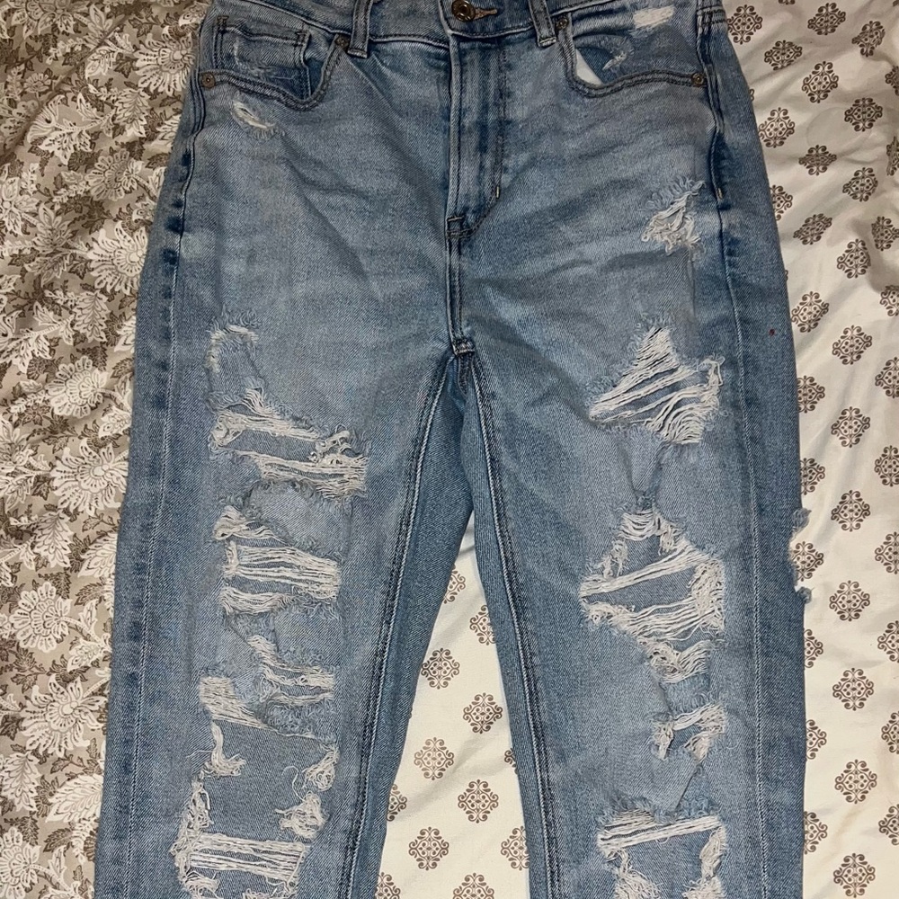 AMERICAN EAGLE mom jeans
